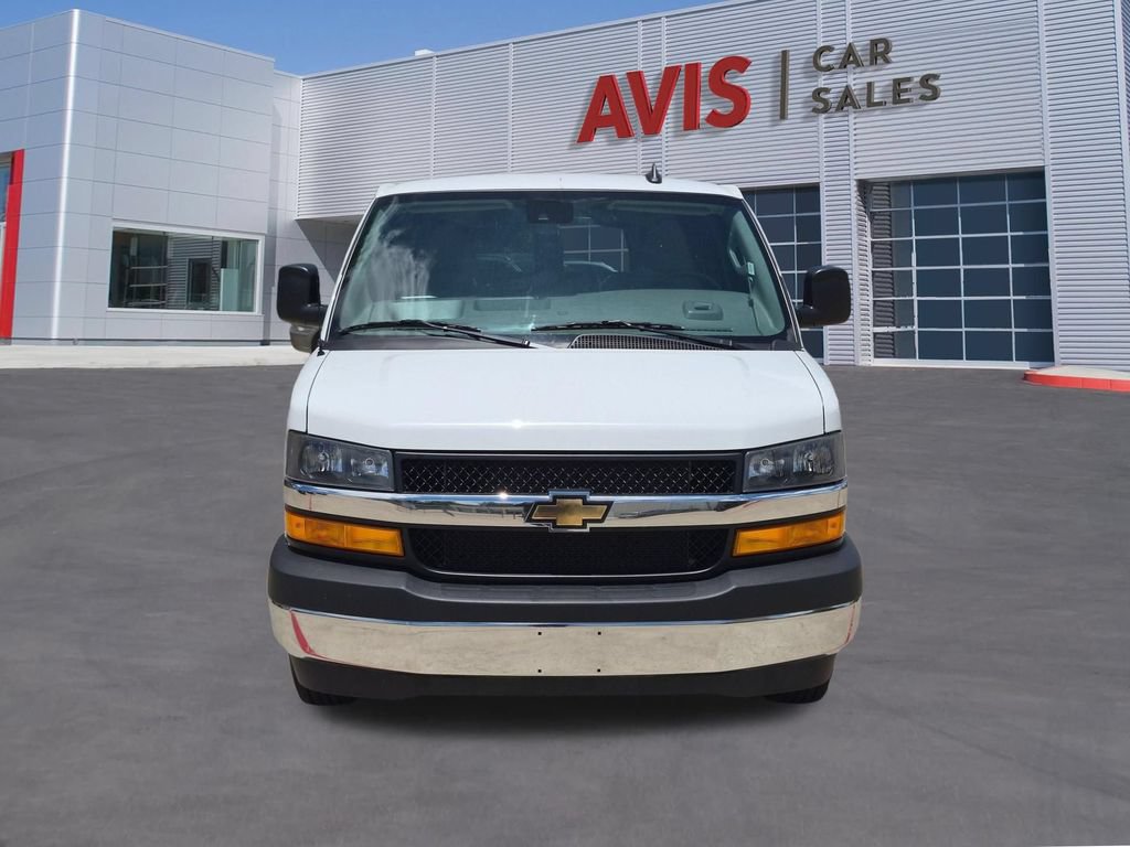 Used 2025 Chevrolet Express 3500 LT w/ LT Preferred Equipment Group RWD image 2