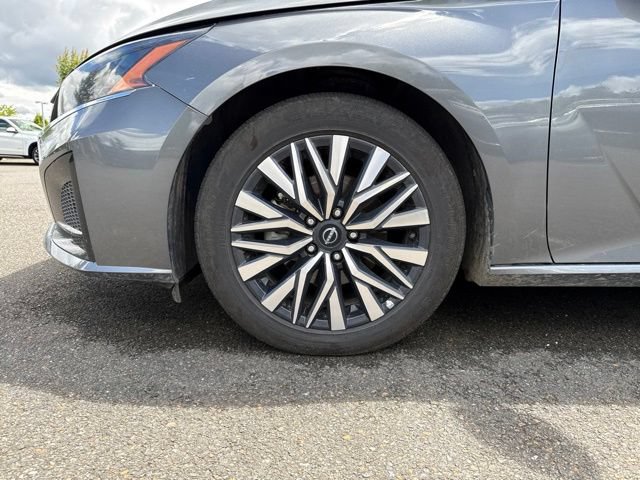 Used 2024 Nissan Altima 2.5 SV FWD image 40