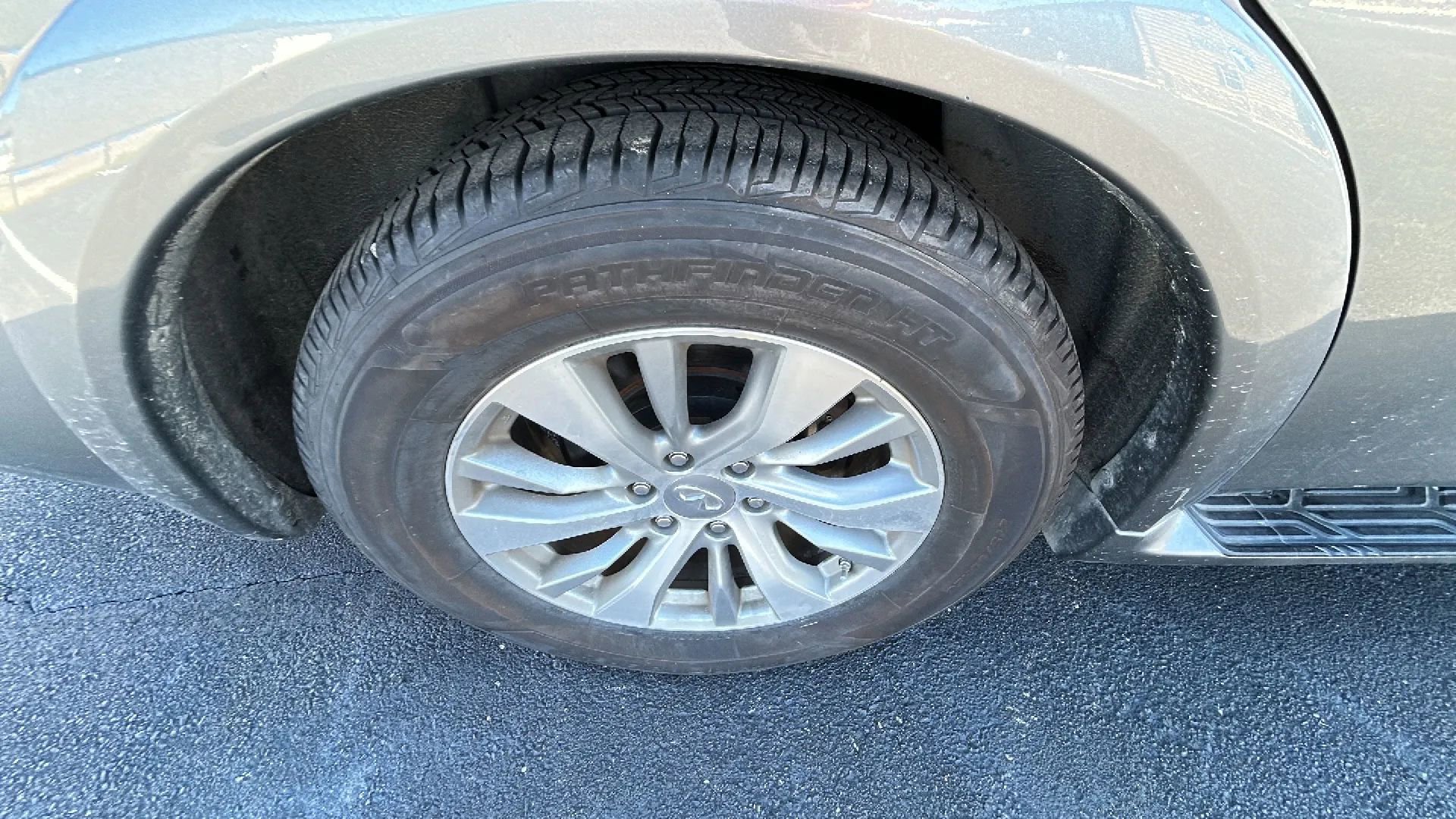 Used 2015 INFINITI QX80 4WD w/ Theater Package image 25