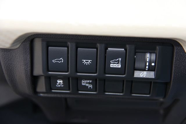 Used 2020 Subaru Ascent Premium w/ Convenience Package AWD/4WD image 28