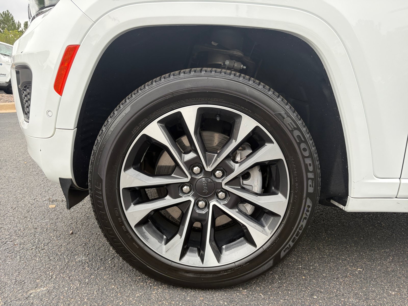 Used 2023 Jeep Grand Cherokee L Overland AWD/4WD image 11