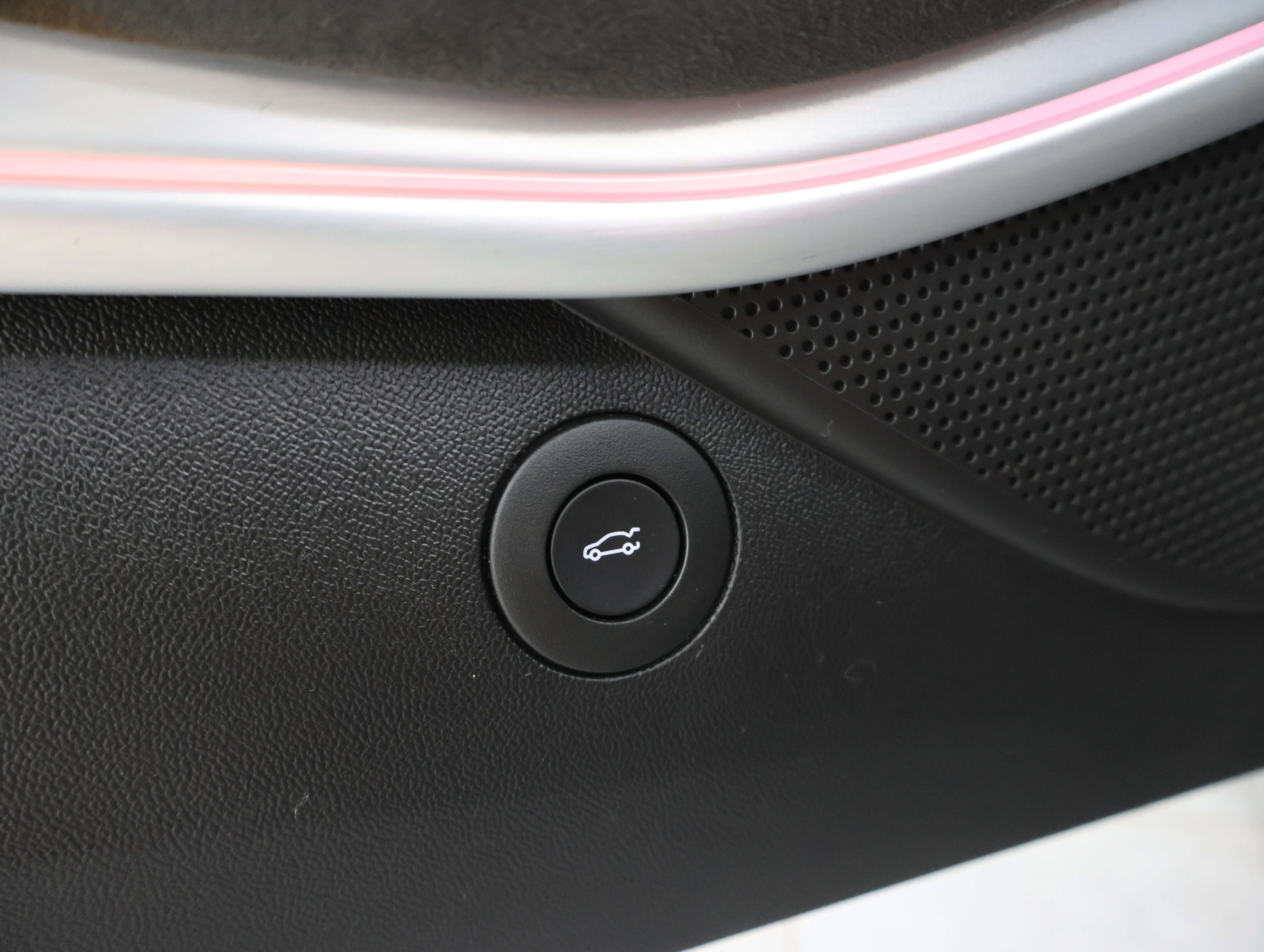 Used 2019 Chevrolet Camaro ZL1 RWD image 39