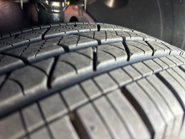 Used 2025 Kia Sorento LX image 32