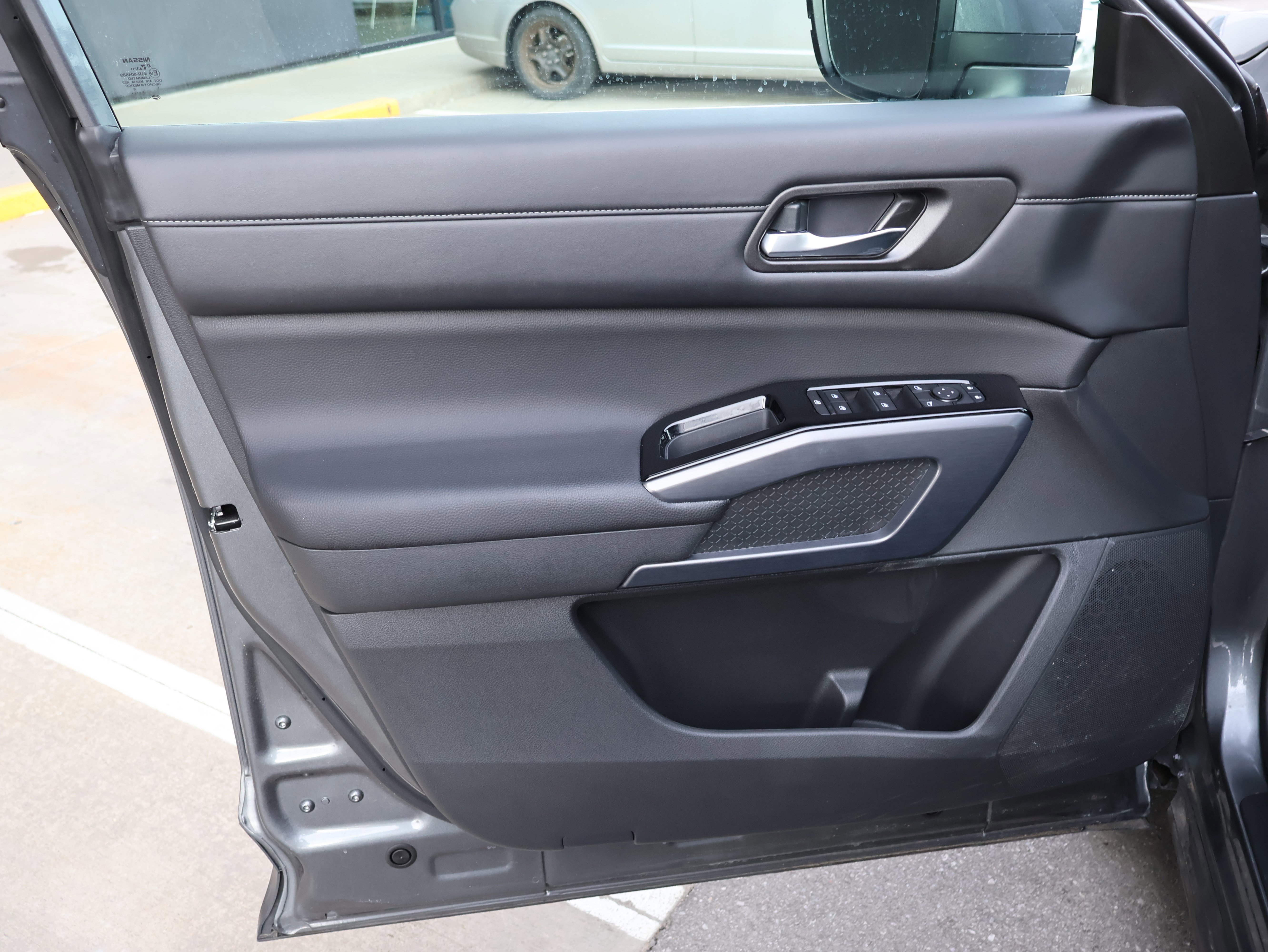 Used 2024 Nissan Pathfinder SL image 24