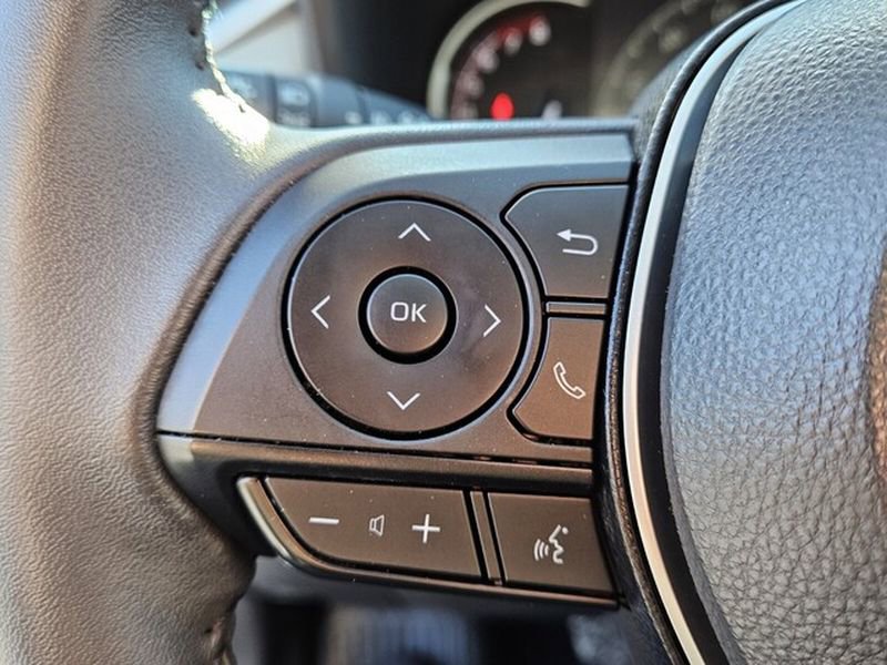 Used 2023 Toyota RAV4 XLE Premium image 28