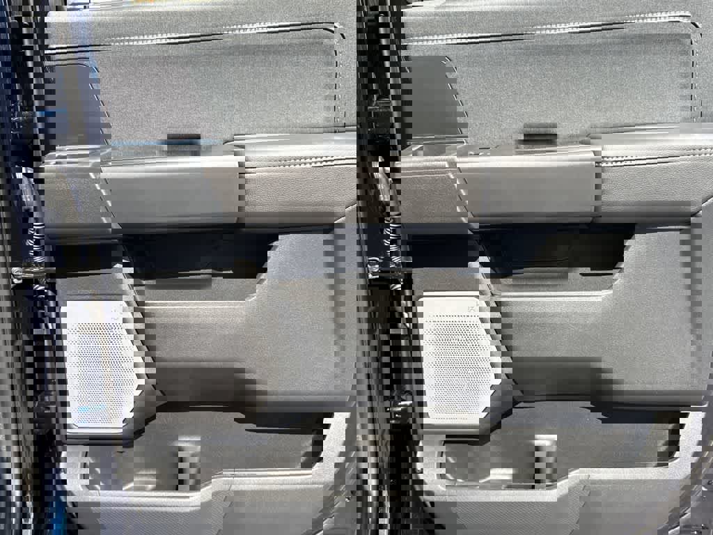 New 2025 Ford F150 Lariat w/ Equipment Group 502A High image 15