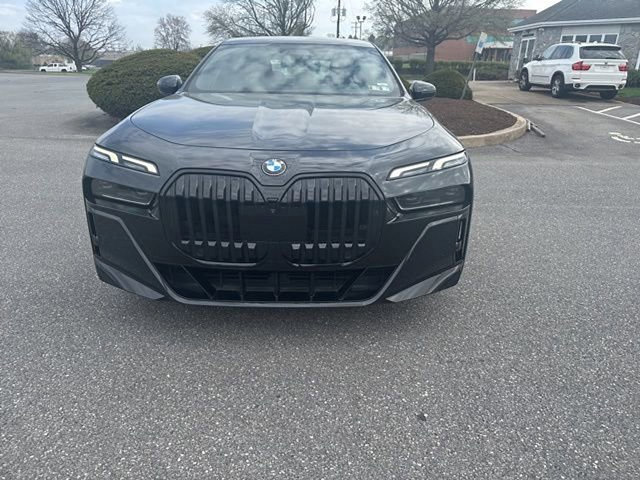 Used 2023 BMW 760i xDrive image 4