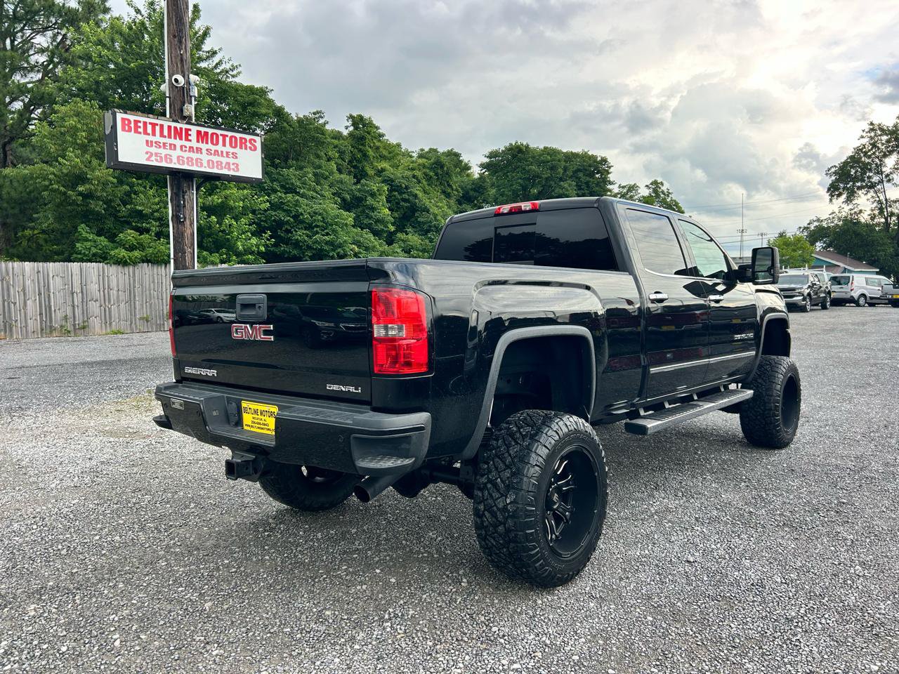 Used 2015 GMC Sierra 2500 Denali AWD/4WD image 2