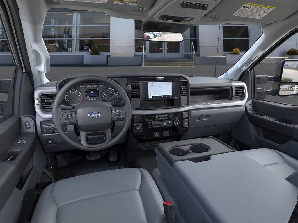 New 2025 Ford F550 4x4 Regular Cab Super Duty image 9