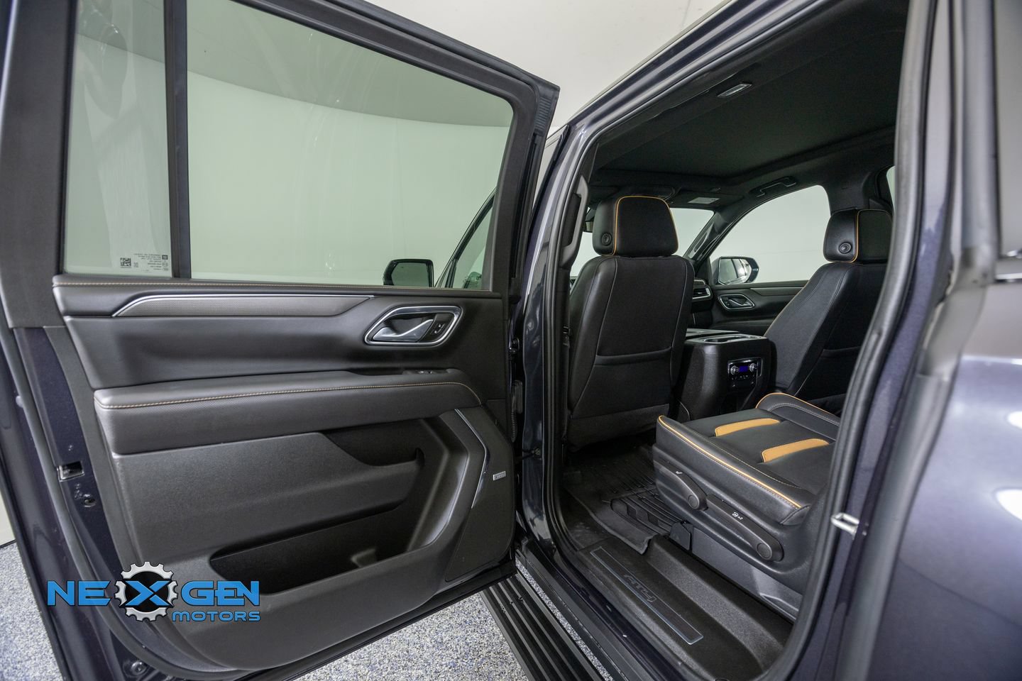 Used 2023 GMC Yukon XL AT4 w/ AT4 Premium Package AWD/4WD image 28