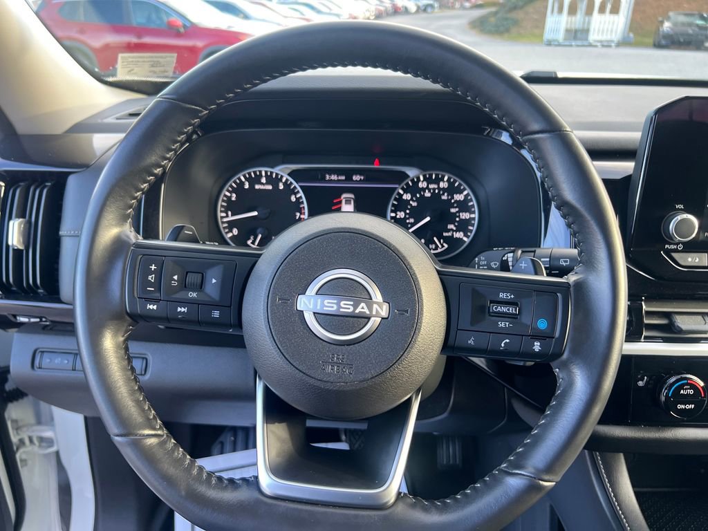 Used 2024 Nissan Pathfinder SV image 15