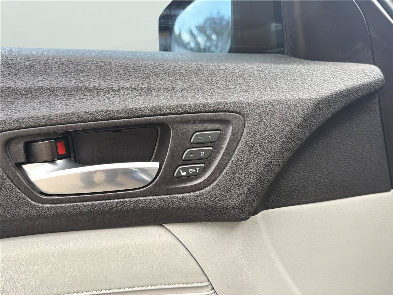Used 2016 Acura TLX V6 FWD image 17