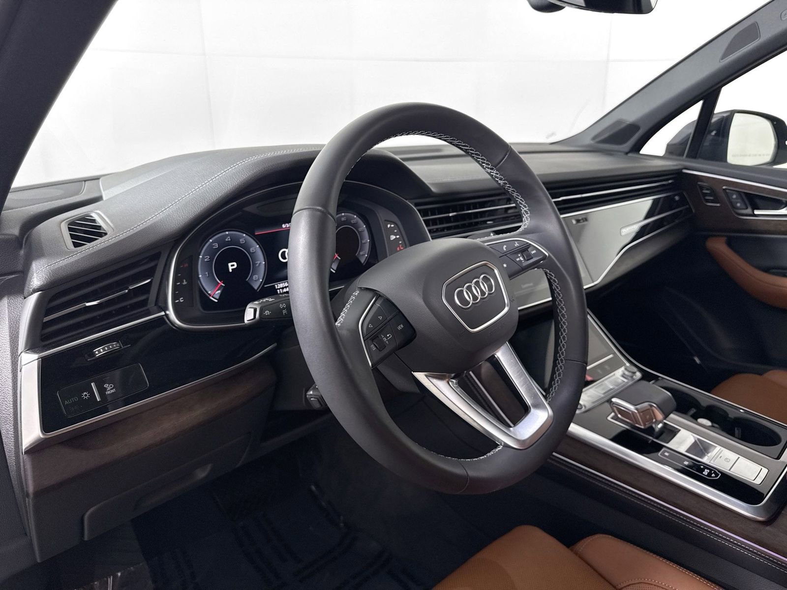 Used 2025 Audi Q7 3.0T Prestige AWD/4WD image 4