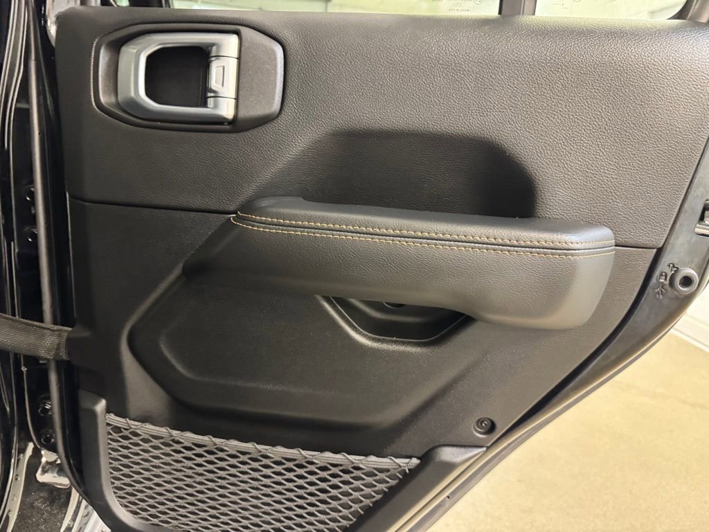 Used 2021 Jeep Wrangler Unlimited Sahara image 25