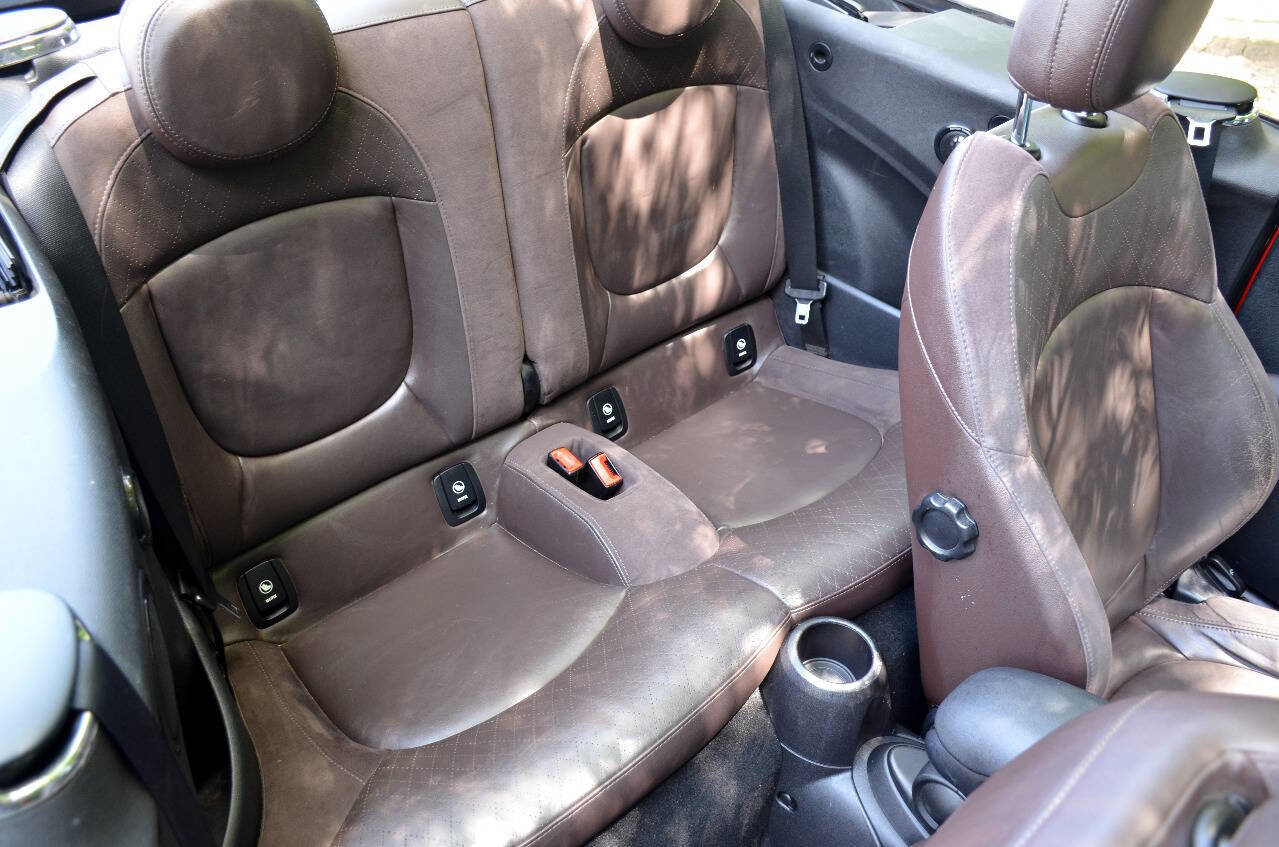Used 2018 MINI Cooper S image 17