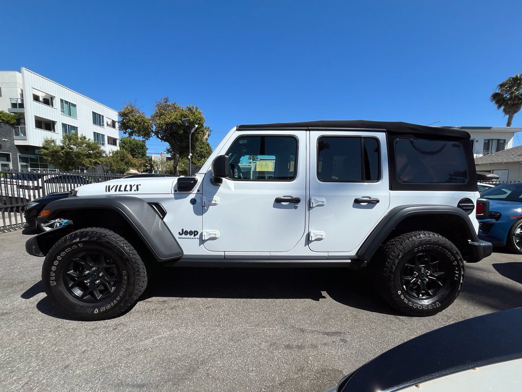 Used 2024 Jeep Wrangler Unlimited AWD/4WD image 9