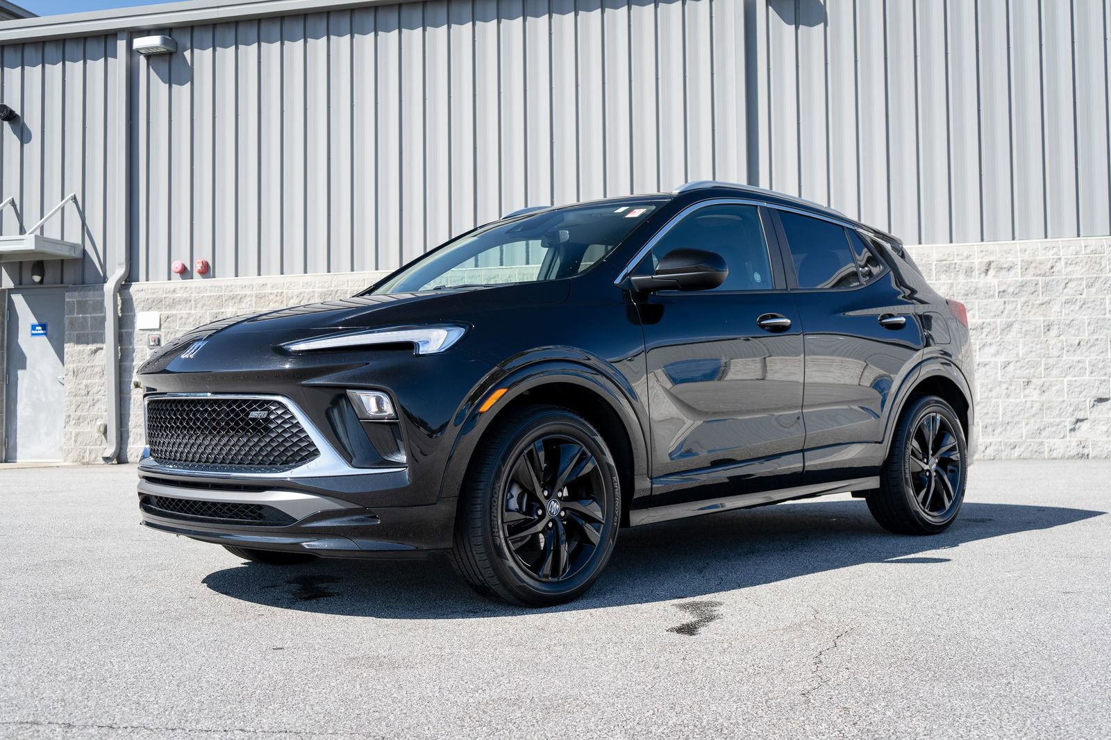 Used 2024 Buick Encore GX Sport Touring w/ Comfort Package FWD image 3