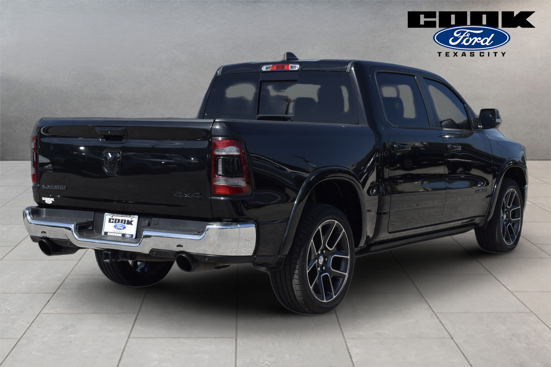 Used 2019 RAM 1500 Laramie AWD/4WD image 3