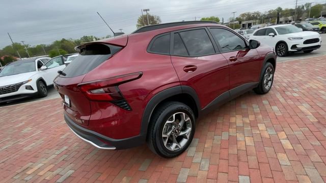 Used 2025 Chevrolet Trax LT w/ Driver Confidence Package FWD image 9
