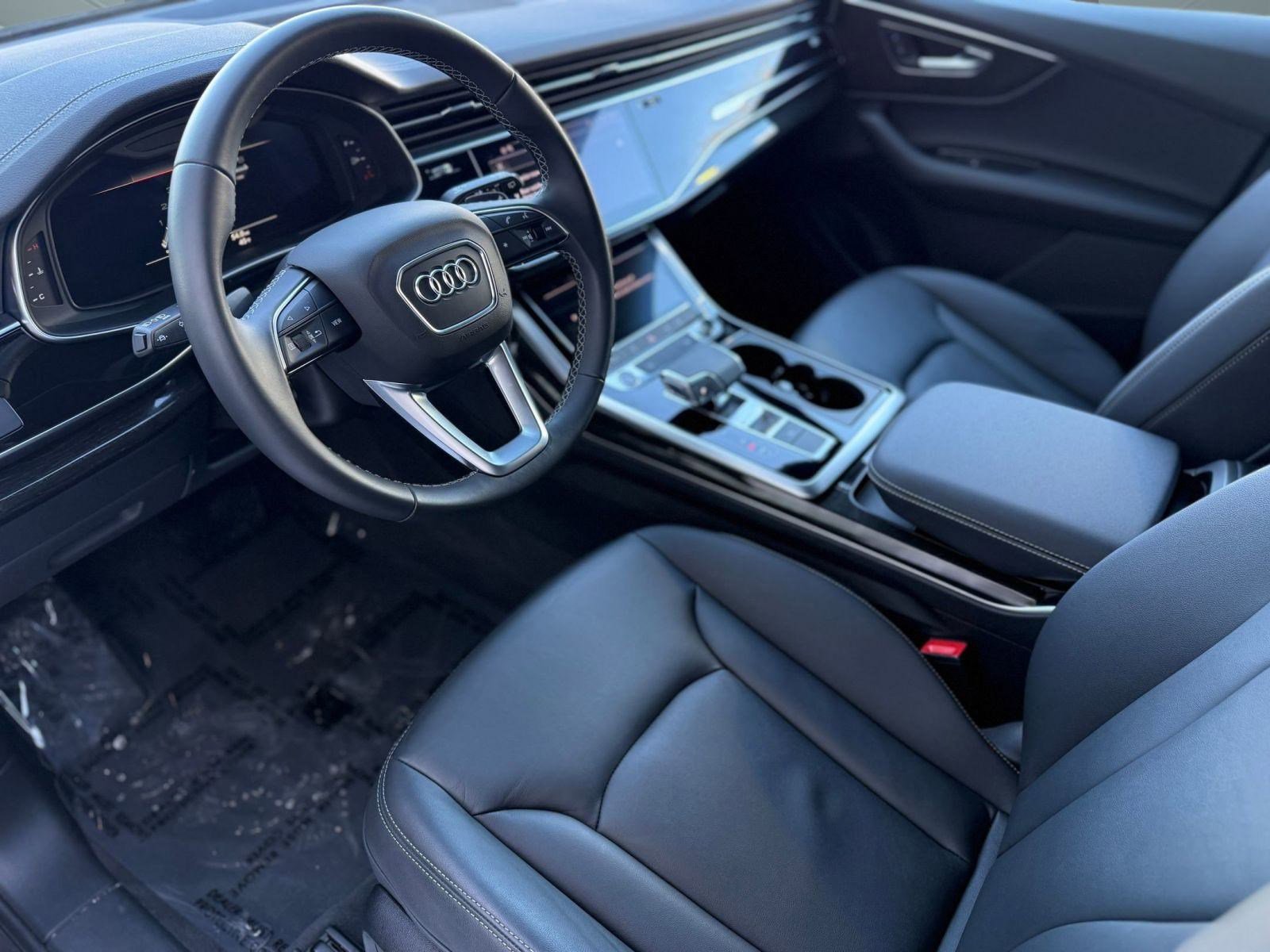 Used 2025 Audi Q7 2.0T Premium w/ Convenience Package image 4