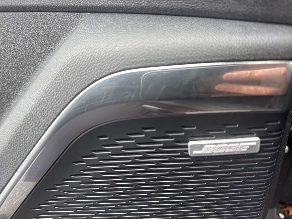 Used 2024 GMC Acadia Elevation image 25