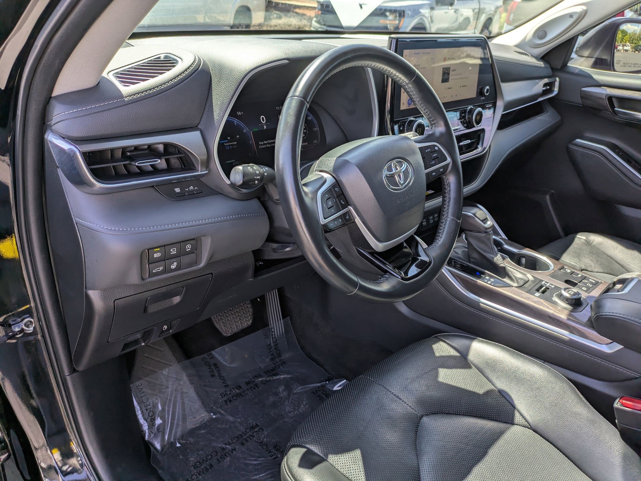 Used 2023 Toyota Highlander Limited AWD/4WD image 14