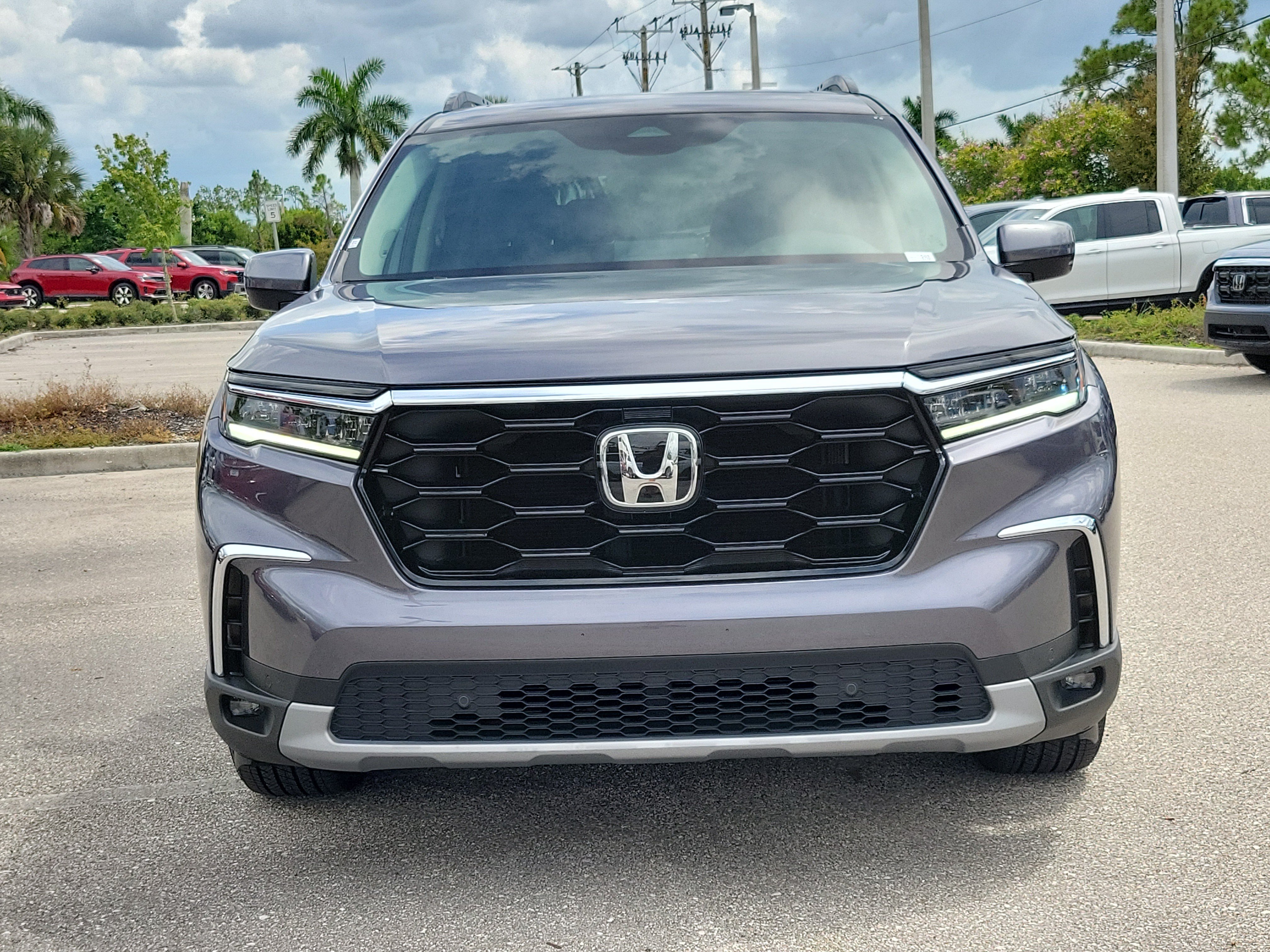 Used 2025 Honda Pilot Touring video 2