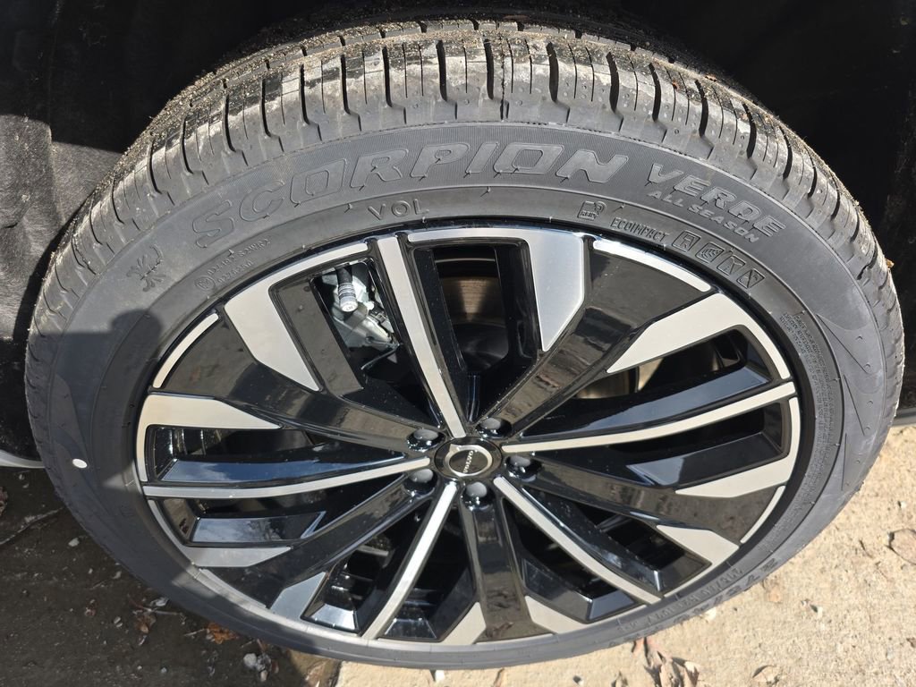 New 2026 Volvo XC90 T8 Ultra w/ Protection Package Premier image 42