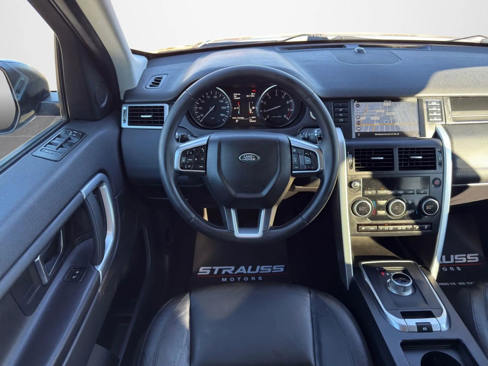 Used 2016 Land Rover Discovery Sport SE image 11