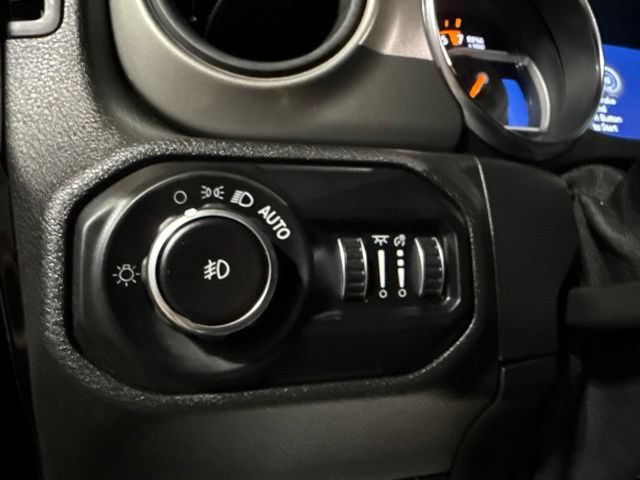 Used 2021 Jeep Wrangler Unlimited Sport AWD/4WD image 6