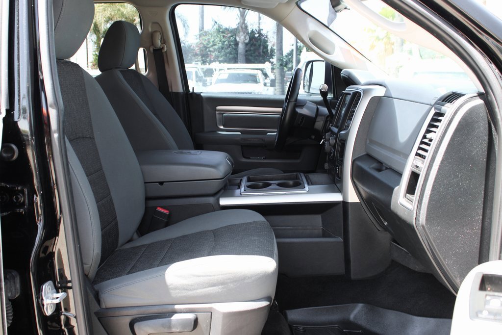 Used 2014 RAM 3500 Big Horn w/ Black Appearance Group image 32