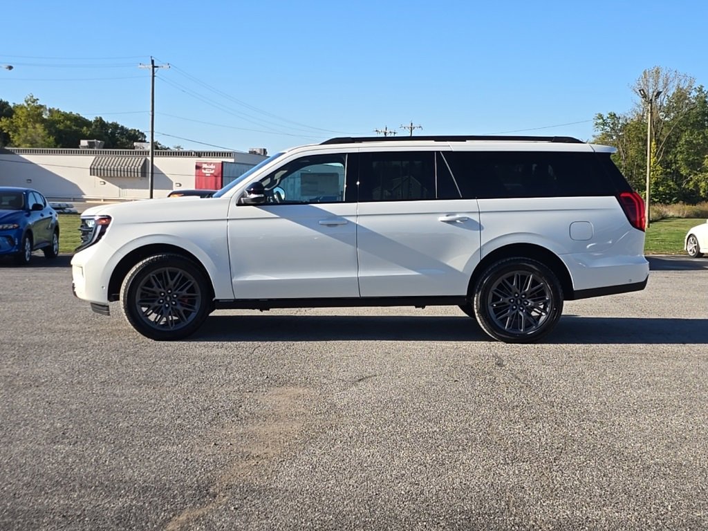 New 2025 Ford Expedition Max Platinum image 4