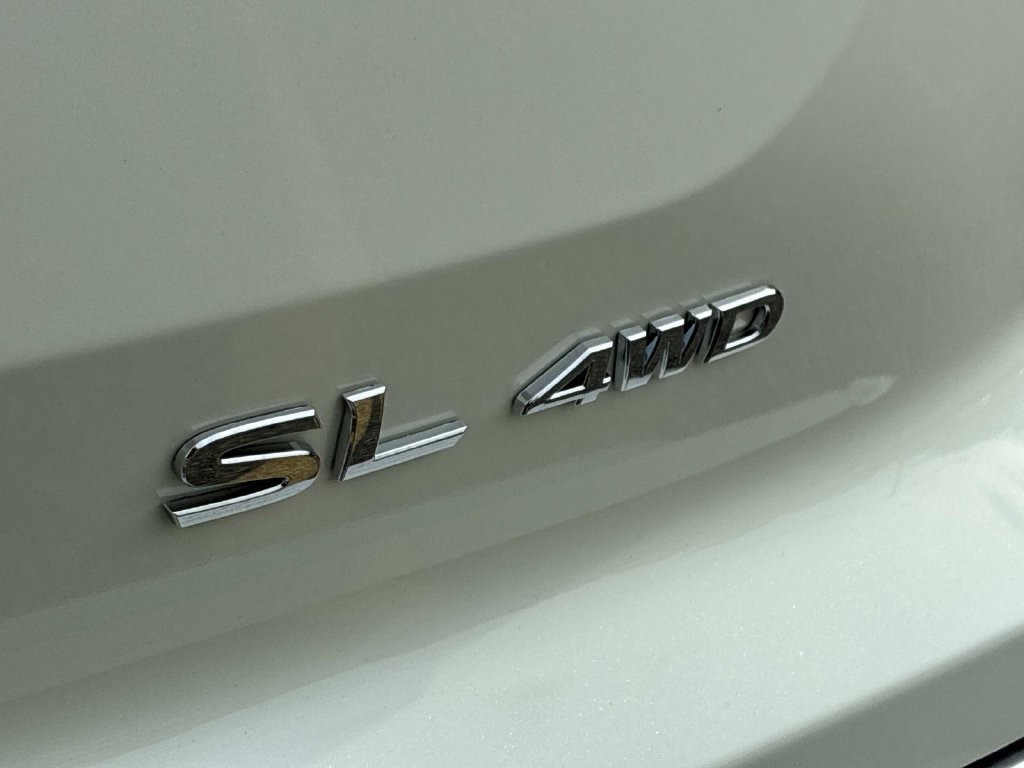 Used 2023 Nissan Pathfinder SL AWD/4WD image 12
