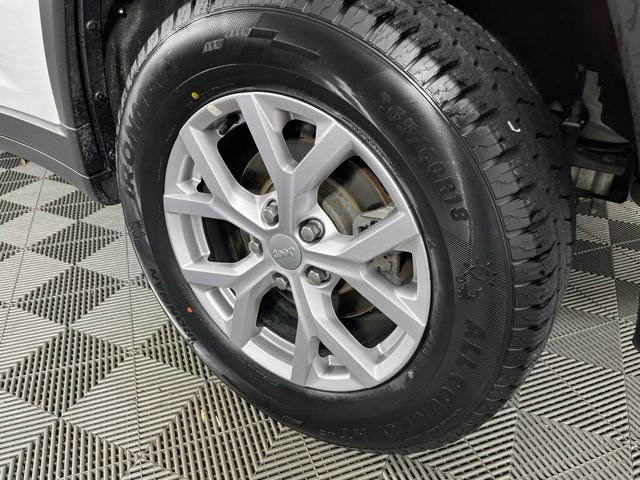 Used 2022 Jeep Grand Cherokee Limited AWD/4WD image 15
