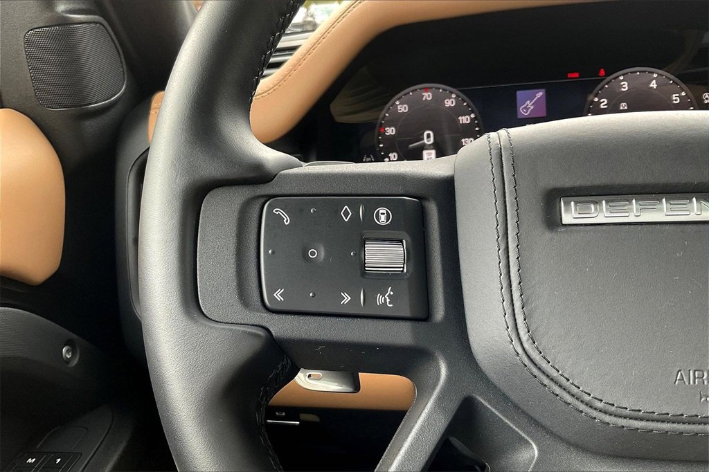 Used 2025 Land Rover Defender 110 V8 image 11