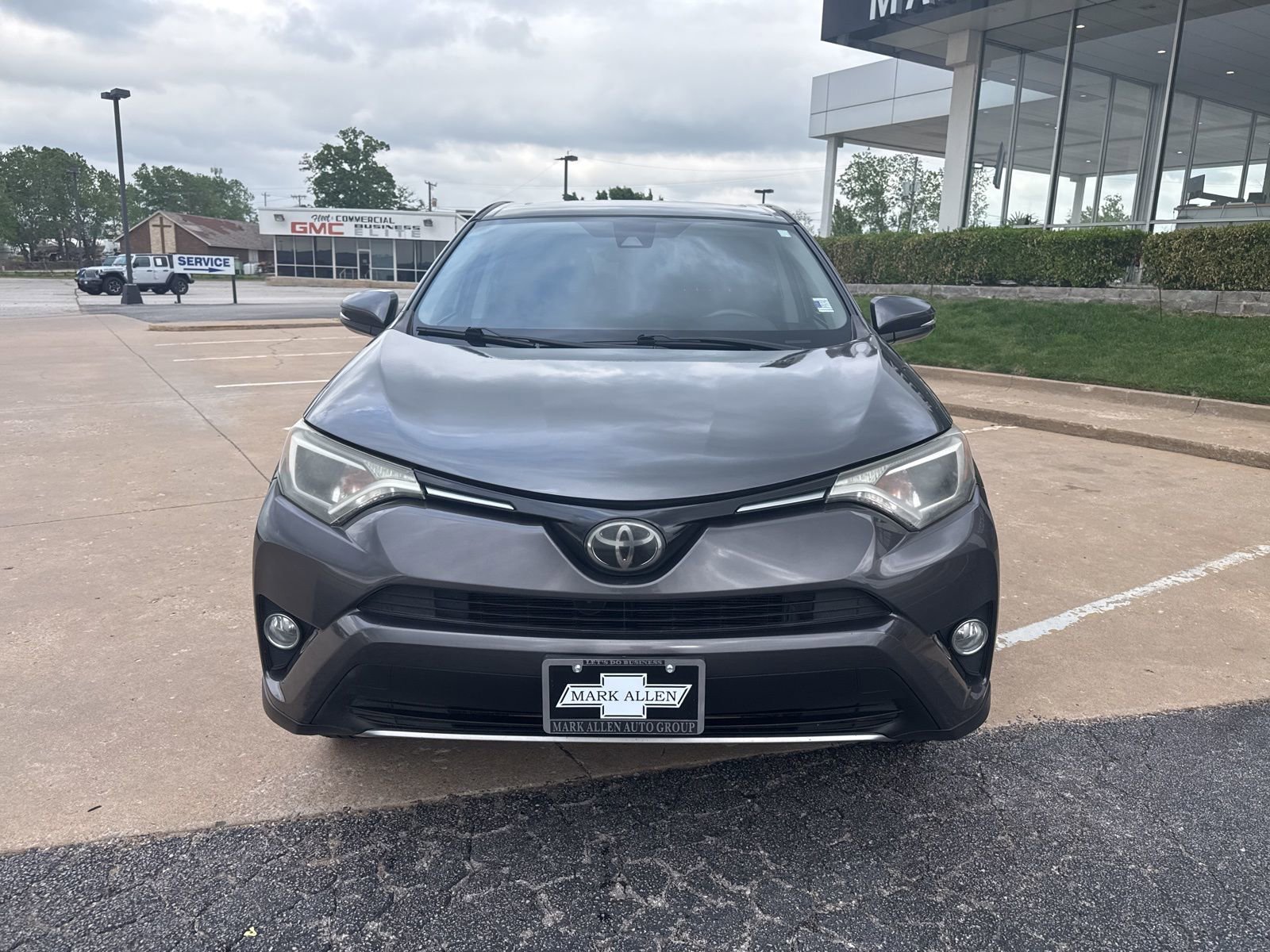 Used 2018 Toyota RAV4 XLE FWD image 8