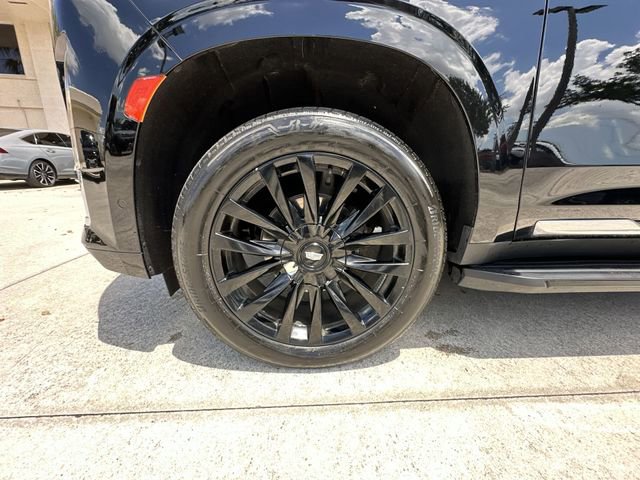 Certified 2022 Cadillac Escalade Premium Luxury RWD image 18
