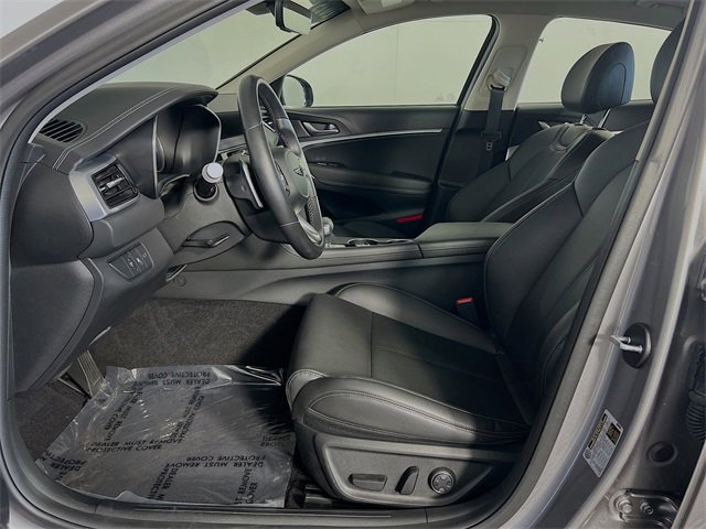 Used 2025 Genesis G70 2.5T image 13