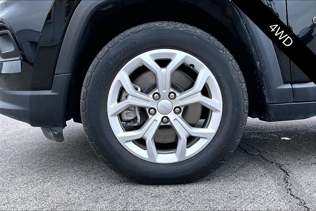 Used 2024 Jeep Compass Latitude image 31