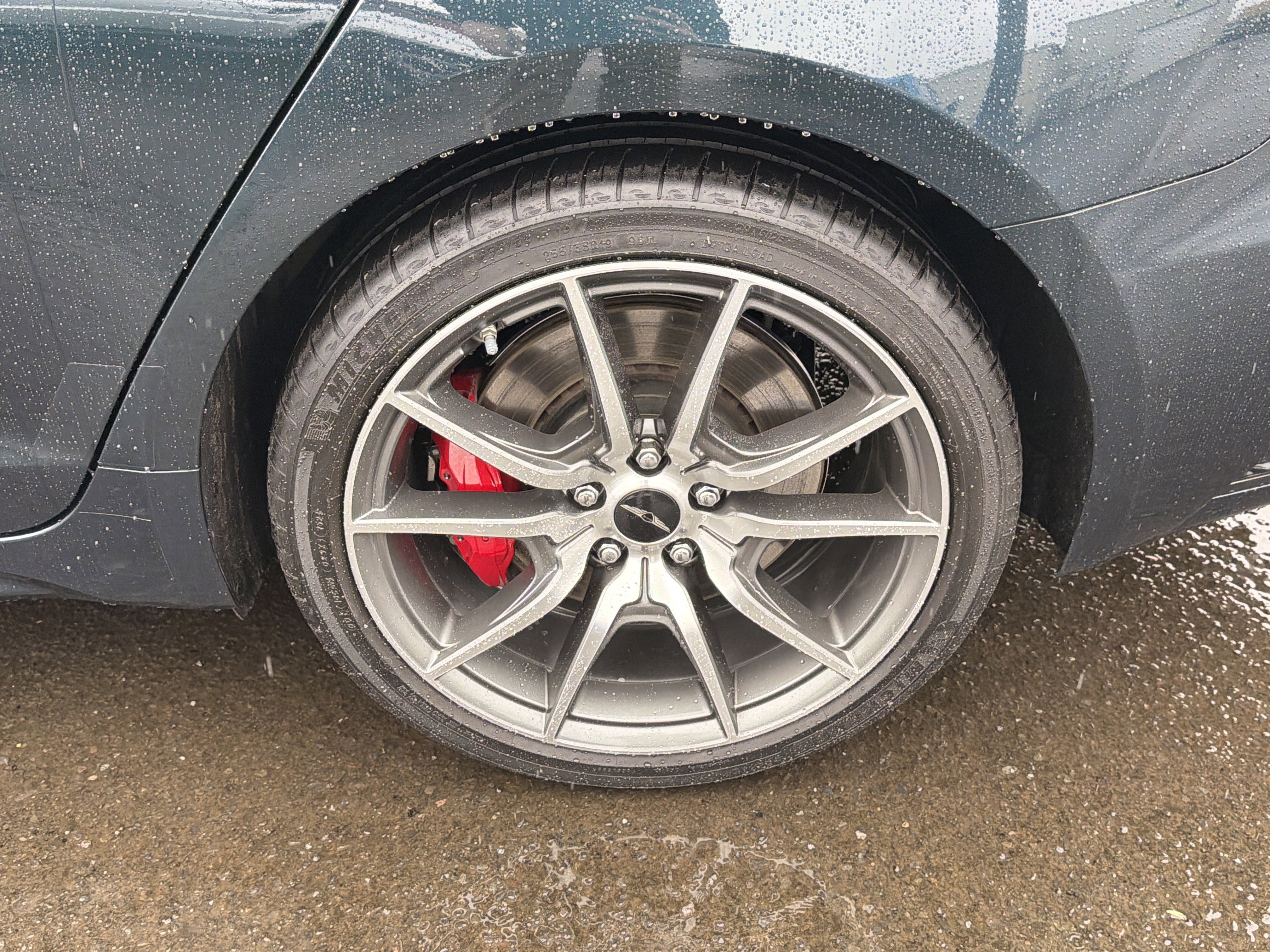 Used 2025 Genesis G70 2.5T image 25