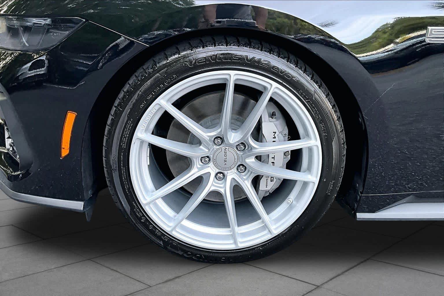 Used 2025 Ford Mustang GT RWD image 9