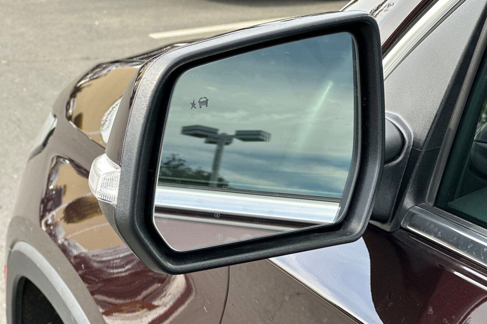 Used 2023 Chevrolet Traverse LT image 50