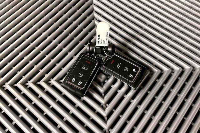 Used 2024 Jeep Grand Cherokee Laredo w/ Luxury Tech Group I image 11