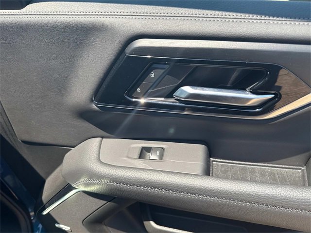 Certified 2025 GMC Yukon XL Denali w/ Sun & Power Step Package image 18