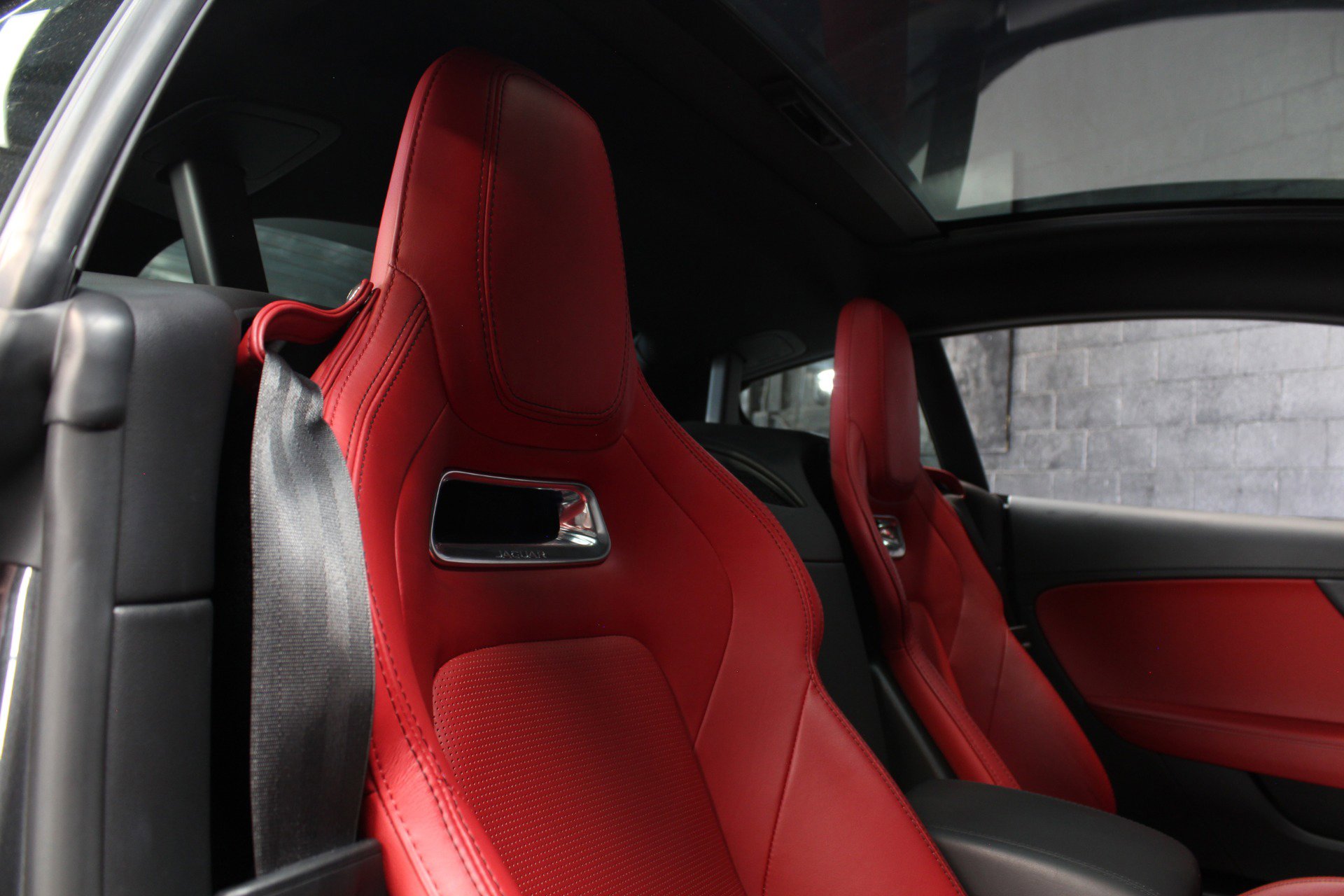 Used 2020 Jaguar F-TYPE R-Dynamic image 44