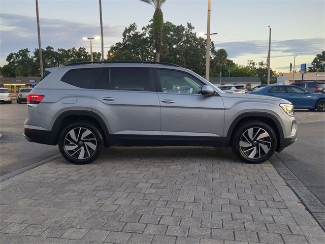 Certified 2024 Volkswagen Atlas SE image 3