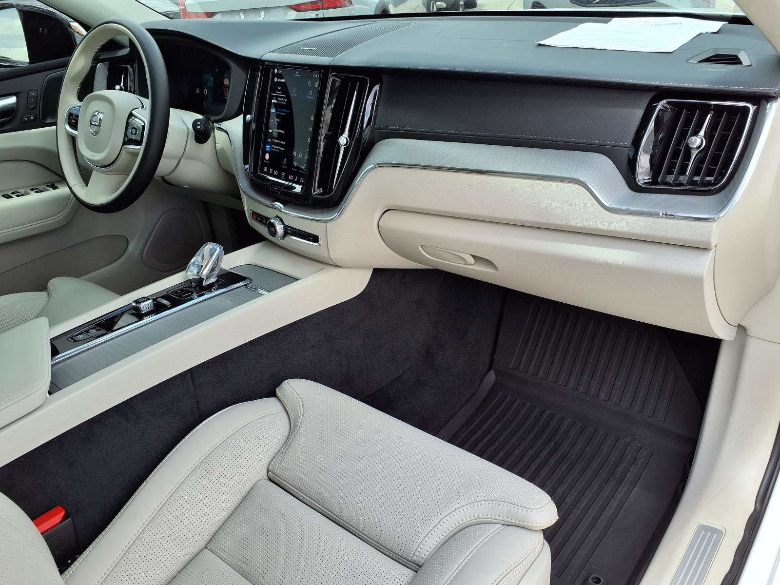 Certified 2025 Volvo XC60 B5 Ultra w/ Protection Package Premier AWD/4WD image 10