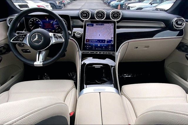 Used 2026 Mercedes-Benz GLC 300 4MATIC image 12