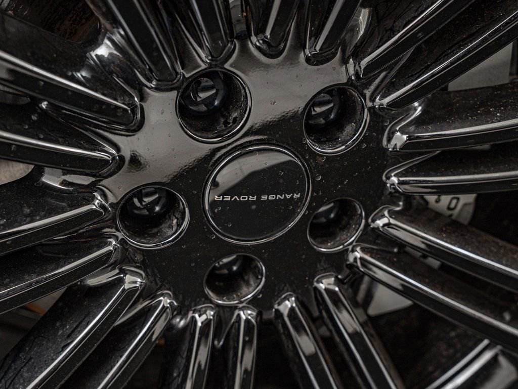 New 2026 Land Rover Range Rover SE image 8