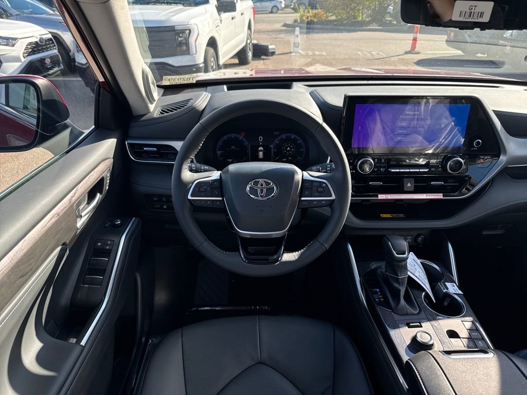 New 2026 Toyota Highlander Platinum image 11